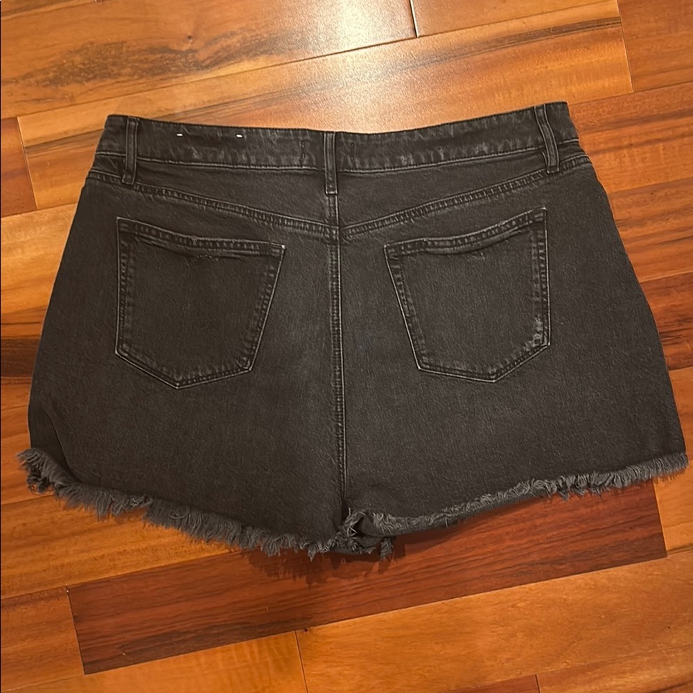 Loft Black Black Denim Women Shorts Size 32 14 - Picture 3 of 4